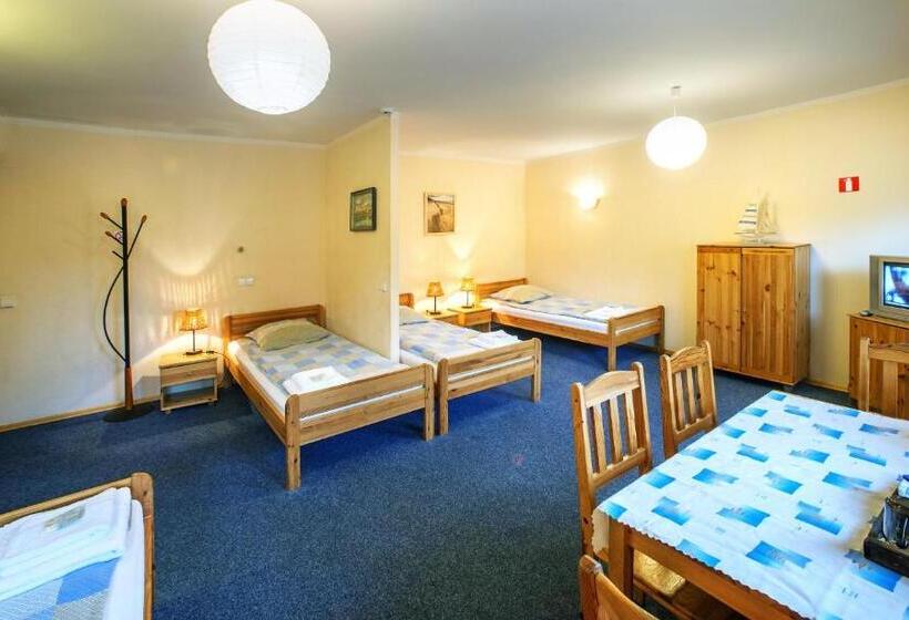 اتاق استاندارد چهار تخته, Express Guest House