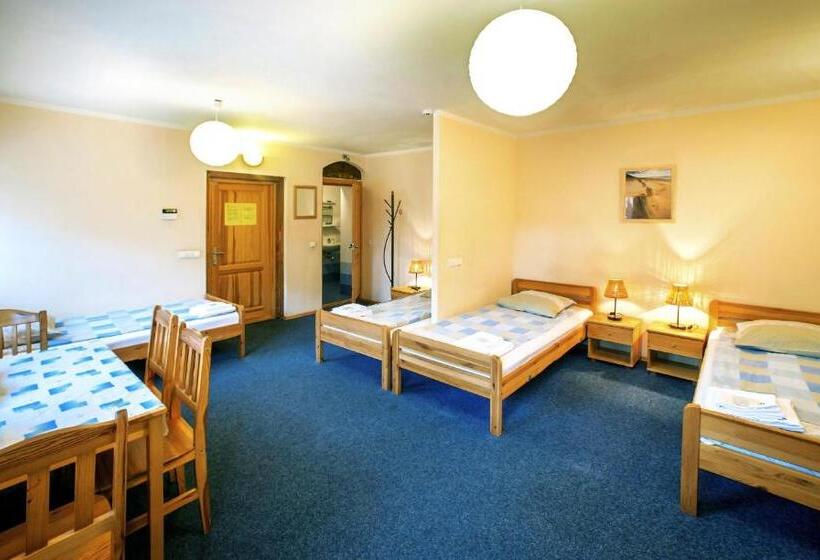 اتاق استاندارد چهار تخته, Express Guest House