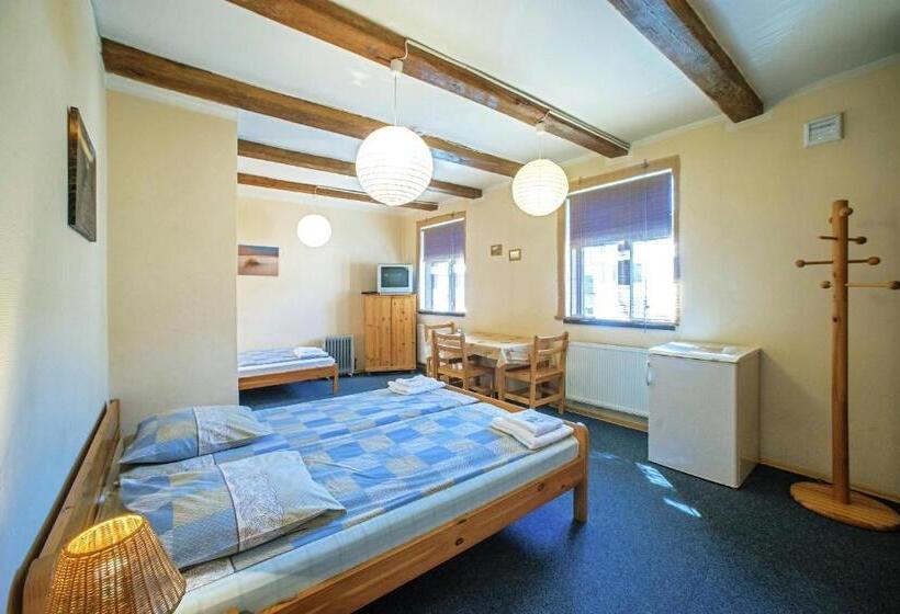 اتاق خانوادگی, Express Guest House