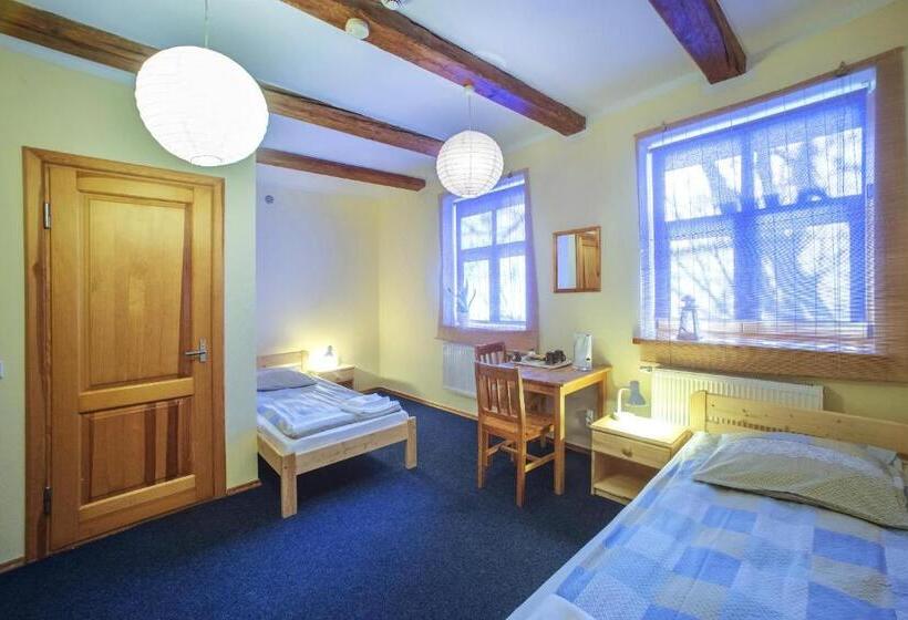 اتاق استاندارد, Express Guest House