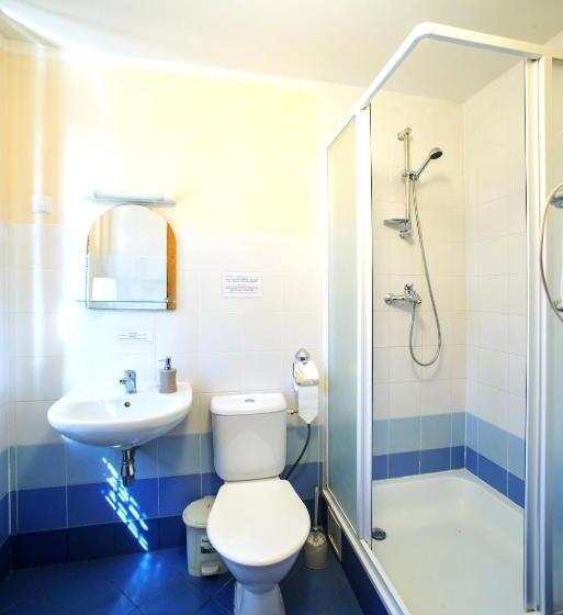 اتاق خانوادگی, Express Guest House