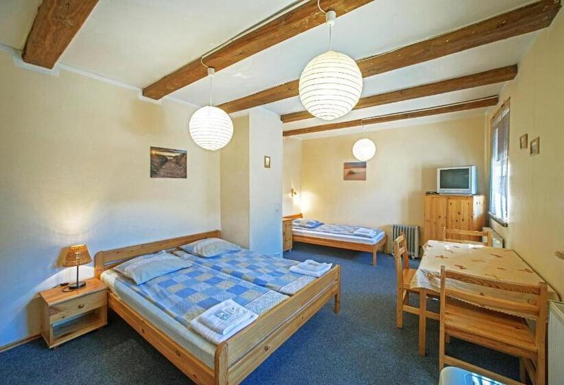 اتاق خانوادگی, Express Guest House