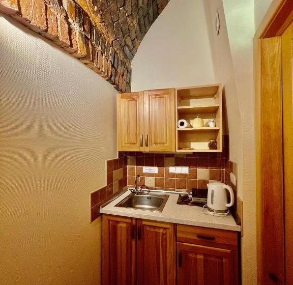 اتاق خانوادگی, Express Guest House