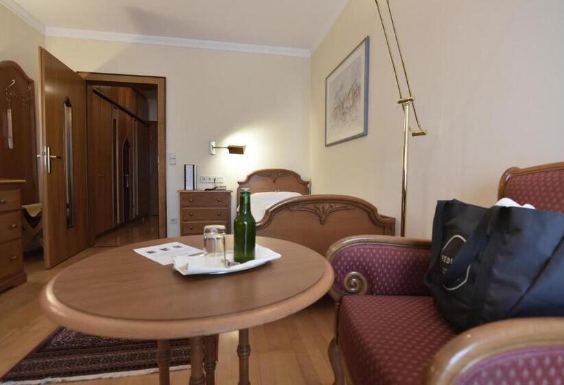 Номер Стандарт Индивидуальный с Балконом, Reduce Hotel Thermal Adults Only