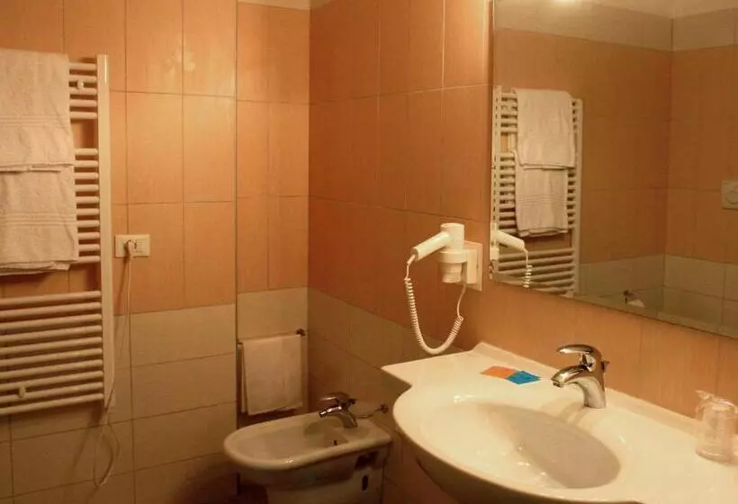 スタンダード4人部屋, Silver Residence