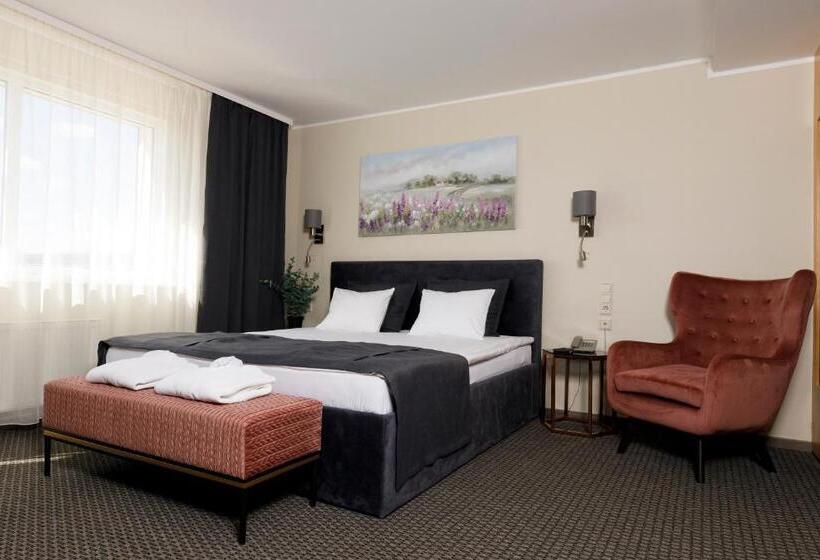 سوییت, Spa Hotel Ezeri