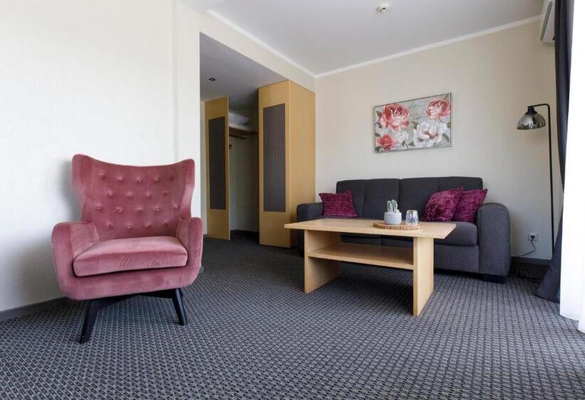 سوییت, Spa Hotel Ezeri