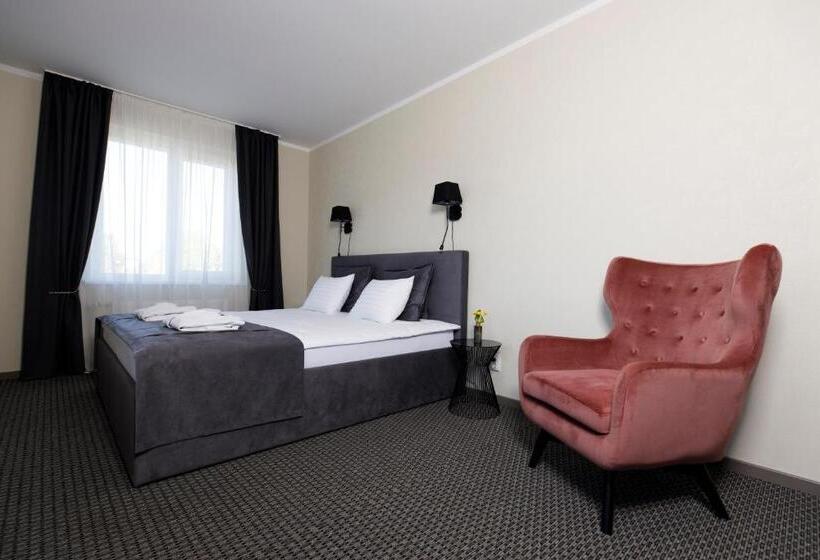 سوییت, Spa Hotel Ezeri