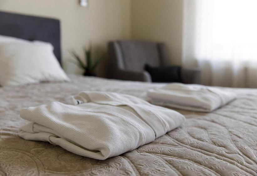 سوییت جونیور, Spa Hotel Ezeri