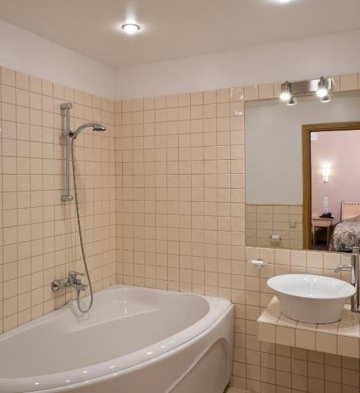 سوییت جونیور, Spa Hotel Ezeri