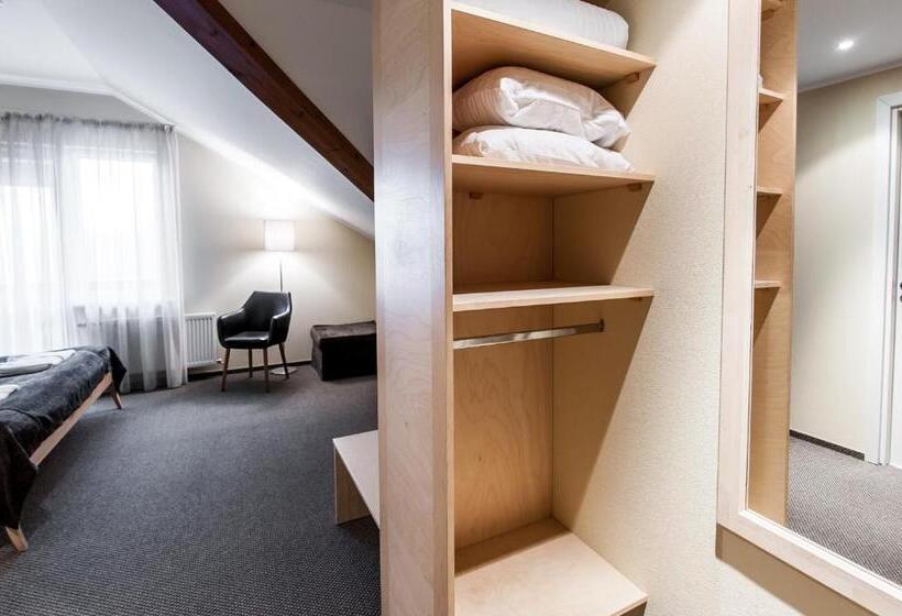 سوییت جونیور, Spa Hotel Ezeri