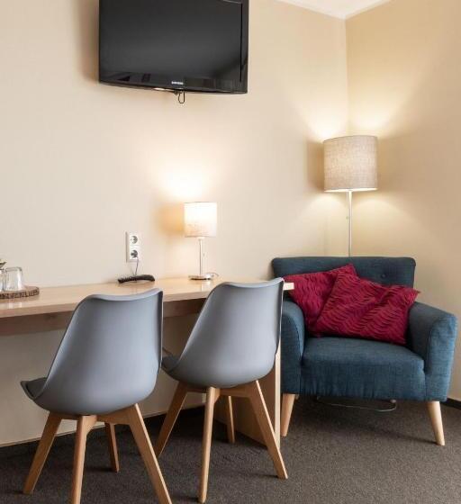 سوییت جونیور, Spa Hotel Ezeri