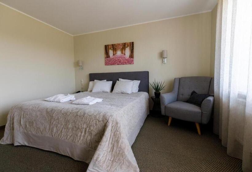 سوییت جونیور, Spa Hotel Ezeri