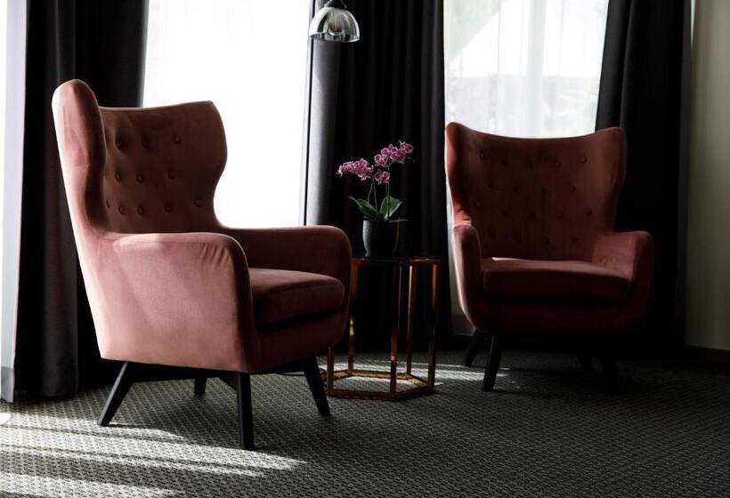 سوییت, Spa Hotel Ezeri