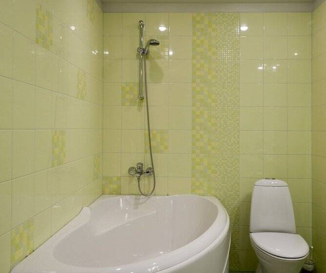 سوییت جونیور, Spa Hotel Ezeri