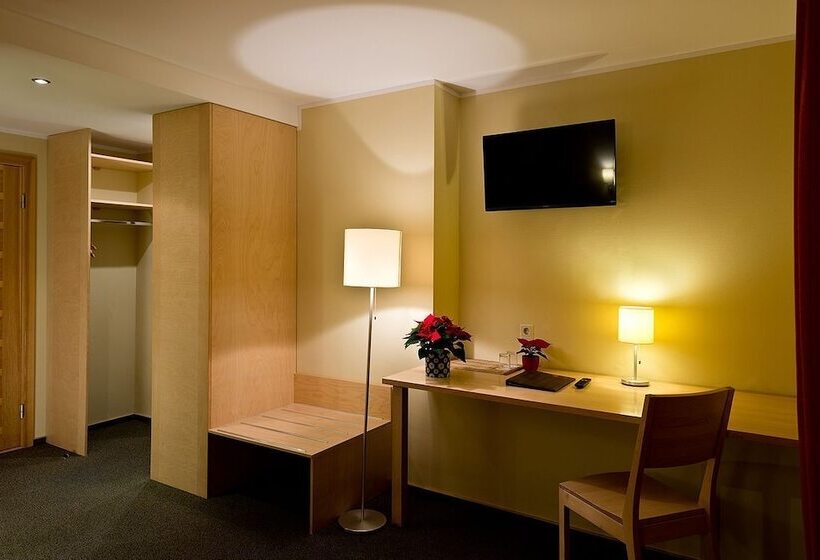 سوییت جونیور, Spa Hotel Ezeri