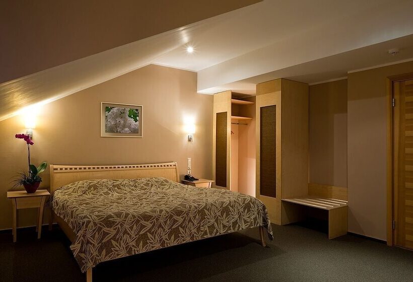 سوییت جونیور, Spa Hotel Ezeri