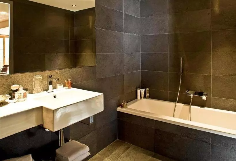 Juniorsviitti, Anova Hotel & Spa