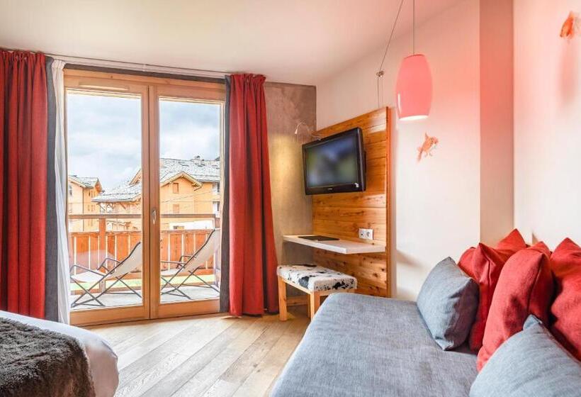 جناح جونيور مزوَّد بشرفة, Anova Hotel & Spa