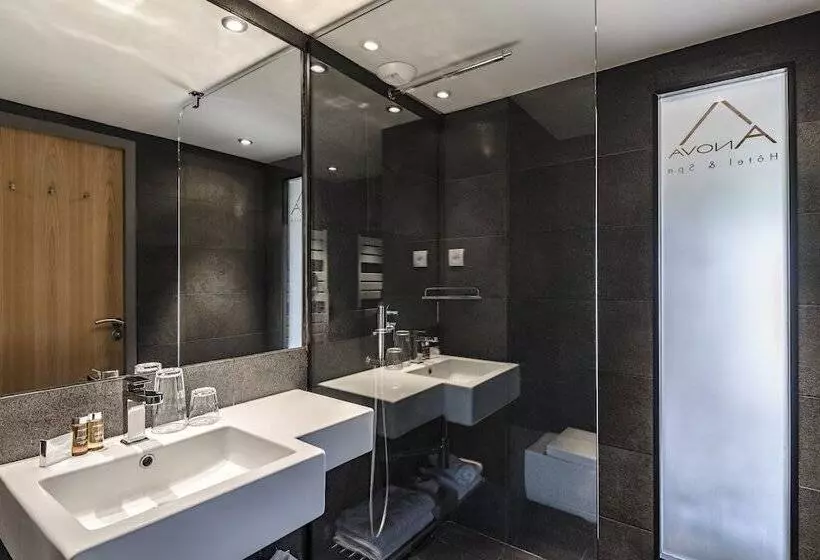 Superior Kolmen Hengen Huone, Anova Hotel & Spa