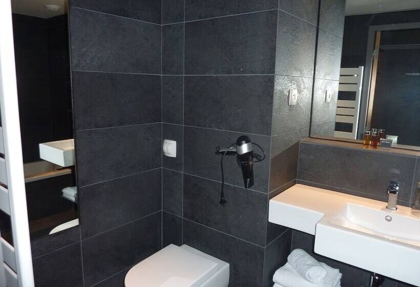 Полулюкс, Anova Hotel & Spa