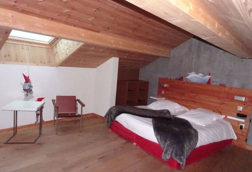 جناح جونيور, Anova Hotel & Spa