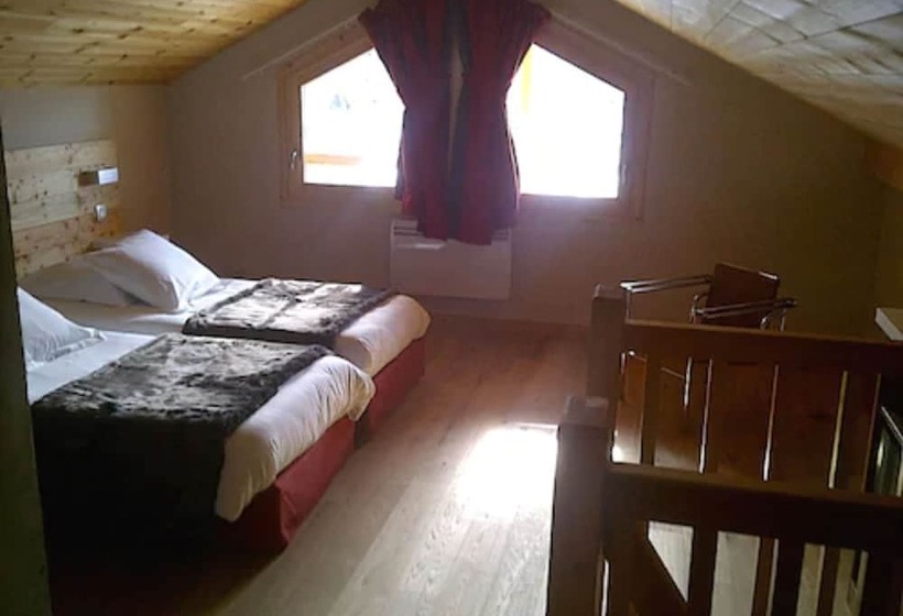 جناح جونيور مزوَّد بشرفة, Anova Hotel & Spa