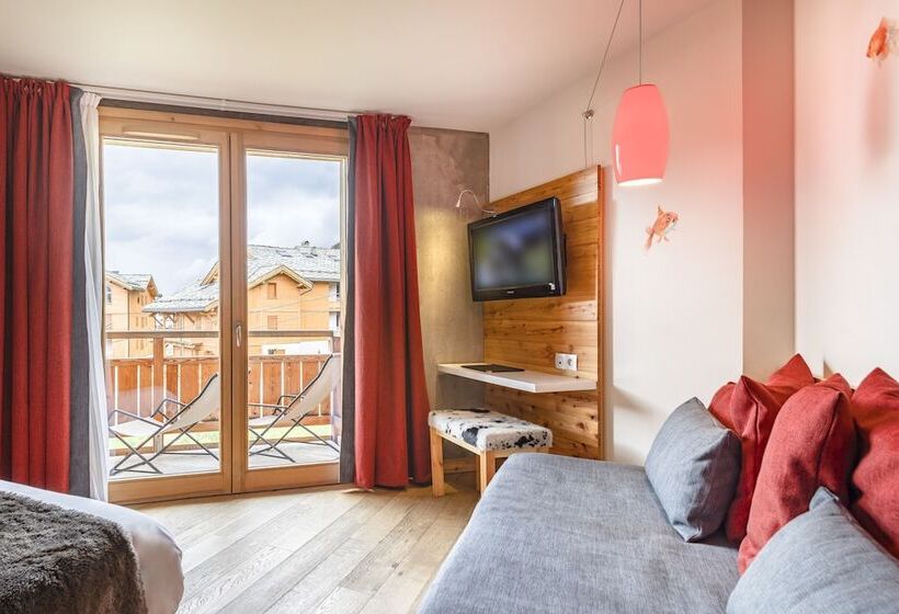 جناح جونيور مزوَّد بشرفة, Anova Hotel & Spa