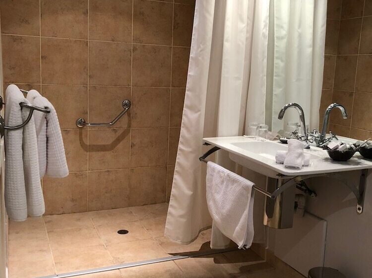 スタンダードルーム, Auberge Du Lac