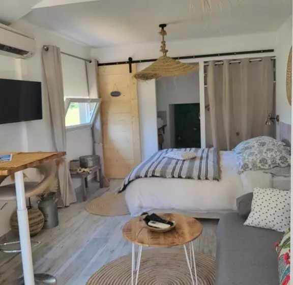 Quarto Quádruplo Estandar, Auberge Provençale