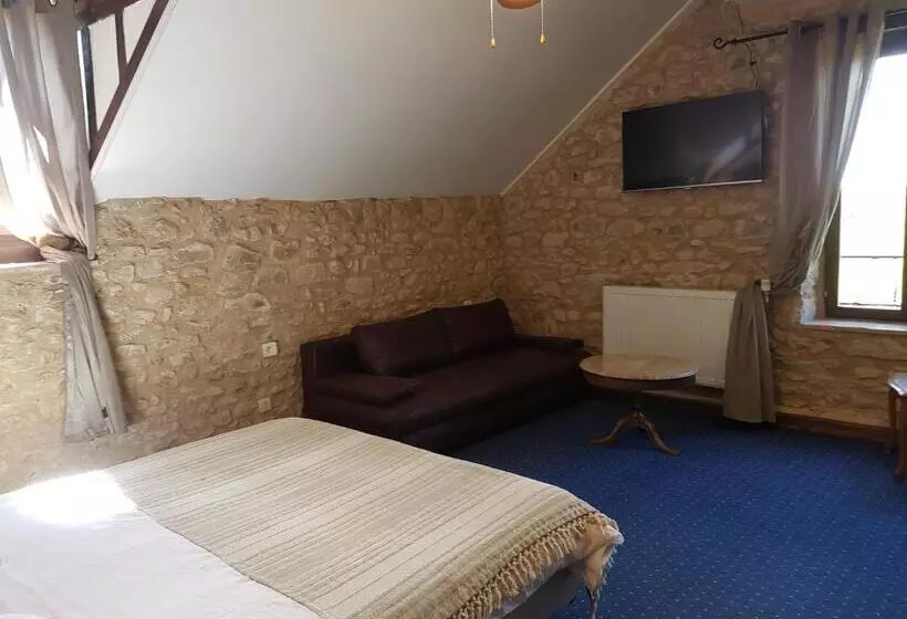 Deluxe Kolmen Hengen Huone, Domaine De Vareilles
