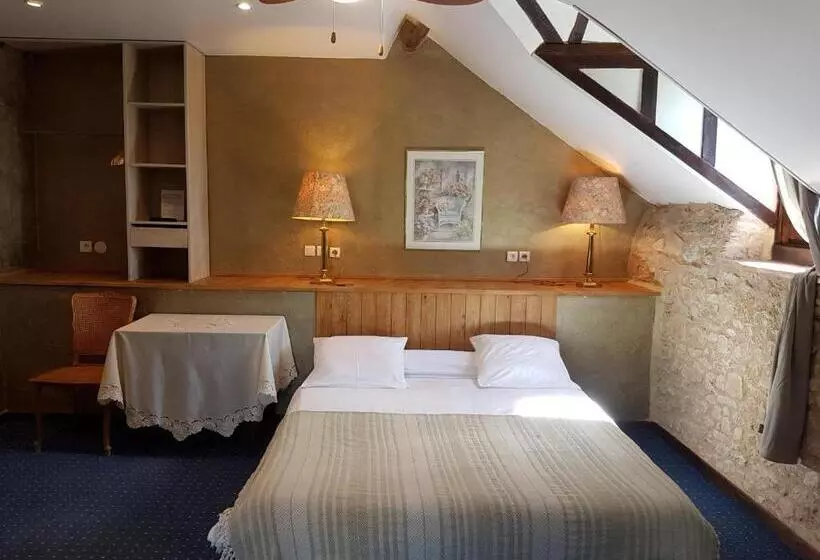 Deluxe Kolmen Hengen Huone, Domaine De Vareilles