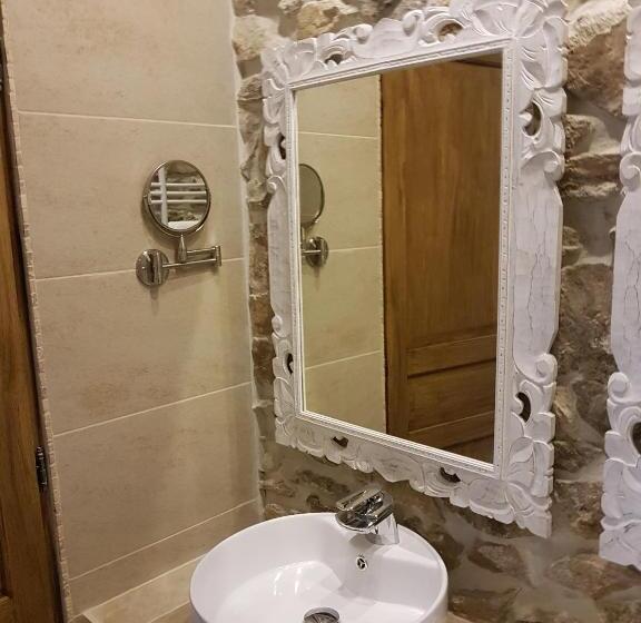 חדר משפחתי, Domaine De Vareilles