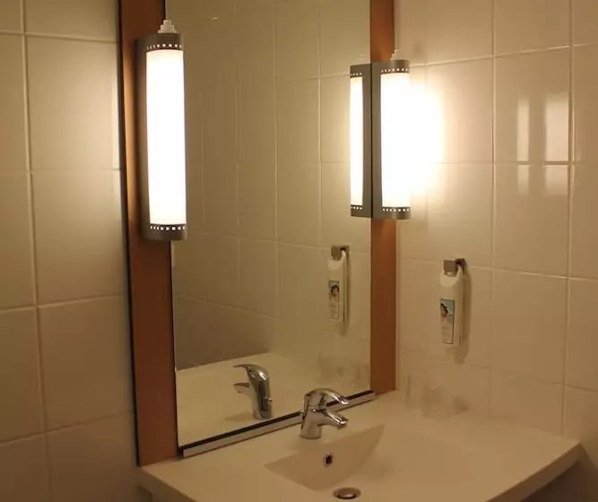 ダブルベッドスタンダードルーム, Ibis Dijon Sud