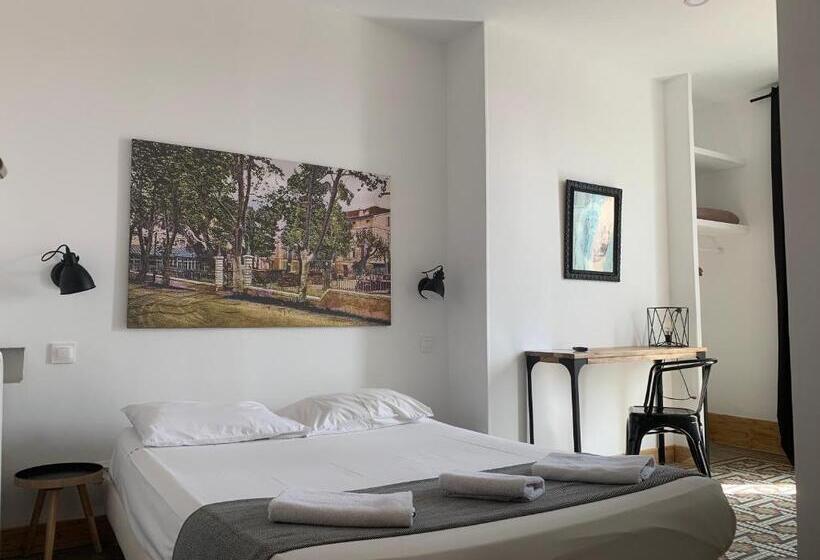 컴포트 룸, Le Centre