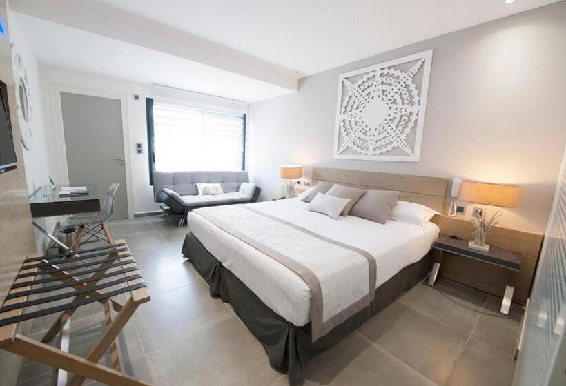 스탠다드 룸 킹사이즈 침대, Le Spinaker