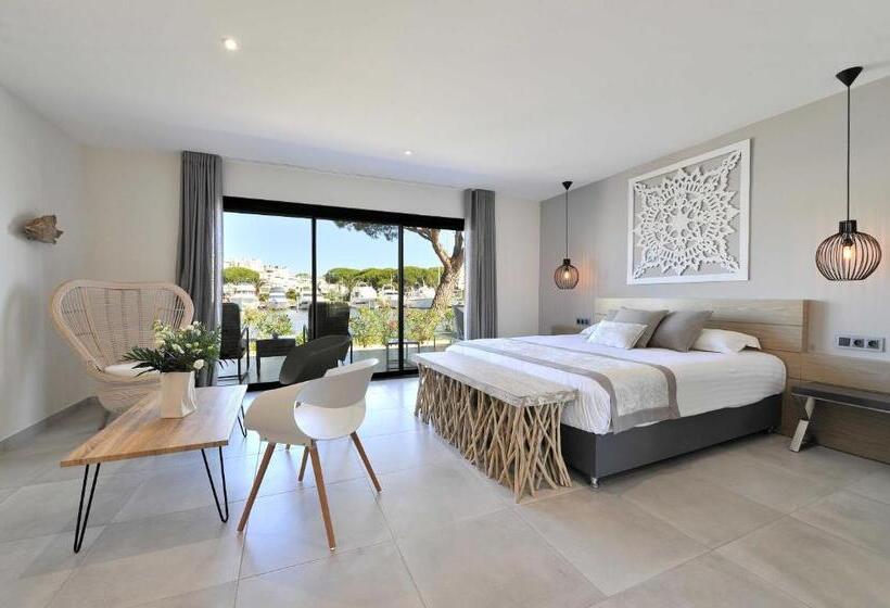 디럭스 룸, Le Spinaker