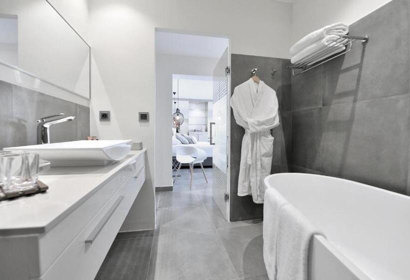 디럭스 주니어 스위트, Le Spinaker