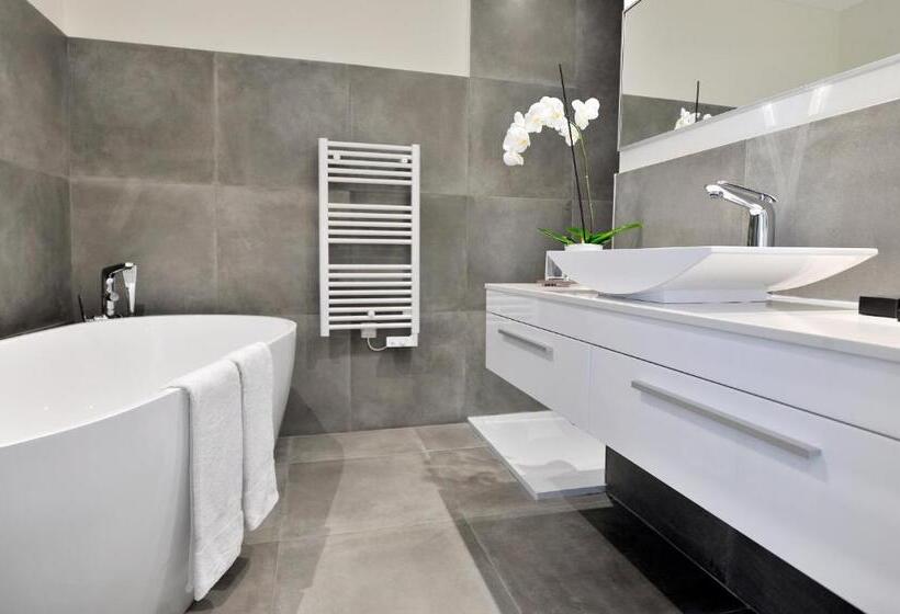 디럭스 룸, Le Spinaker