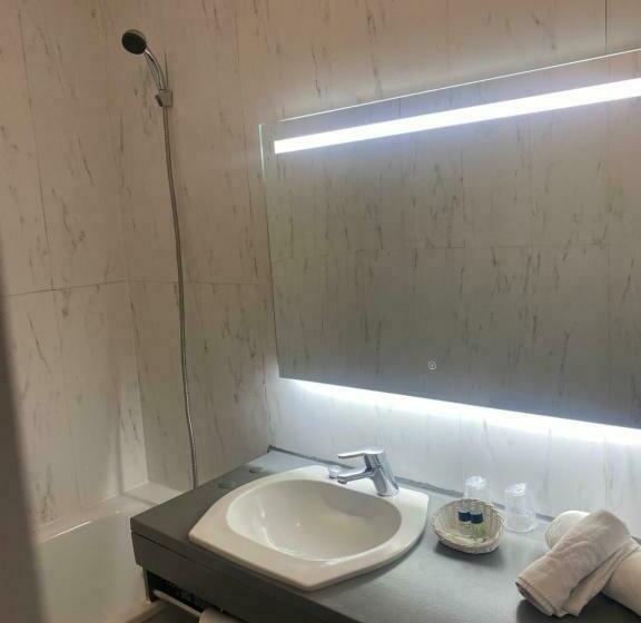 חדר סטנדרט, Le Sully