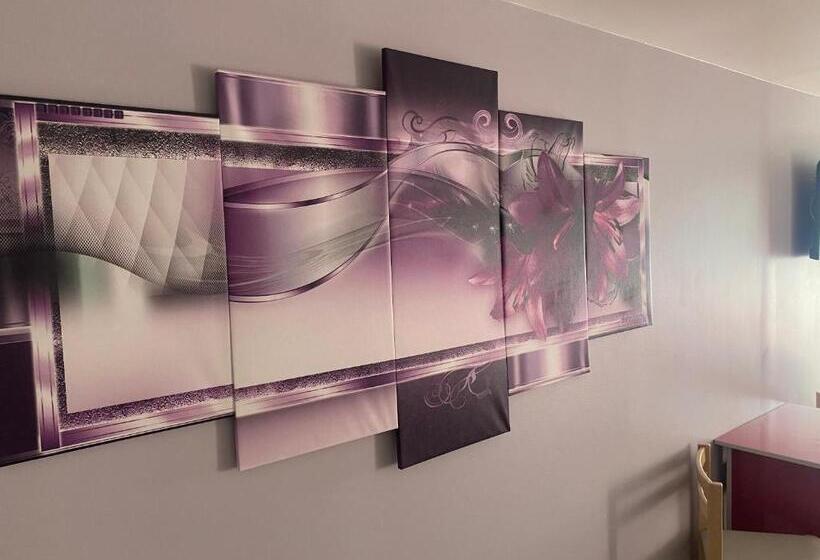 غرفة قياسية رباعية, Le Sully