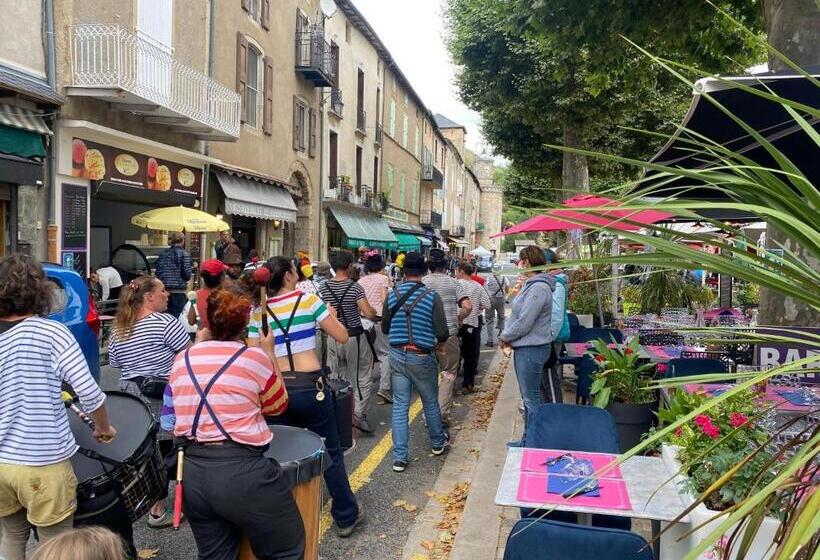 غرفة قياسية رباعية, Le Sully