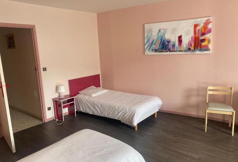 غرفة قياسية رباعية, Le Sully