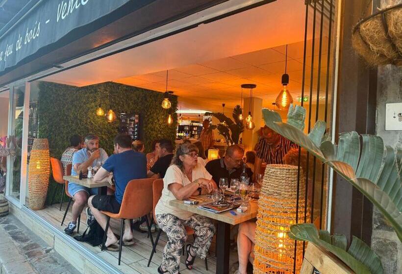 غرفة قياسية رباعية, Le Sully