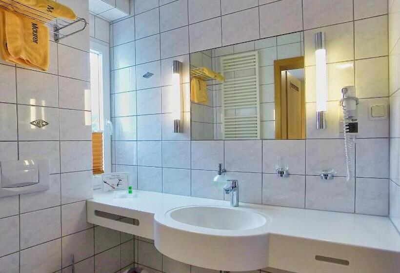 스탠다드 싱글 룸, Maurer