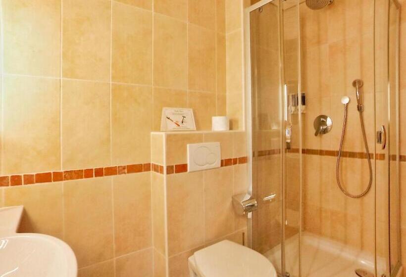 스탠다드 룸, Maurer