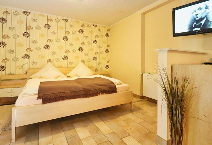 침실 1개 발코니 아파트, Maurer