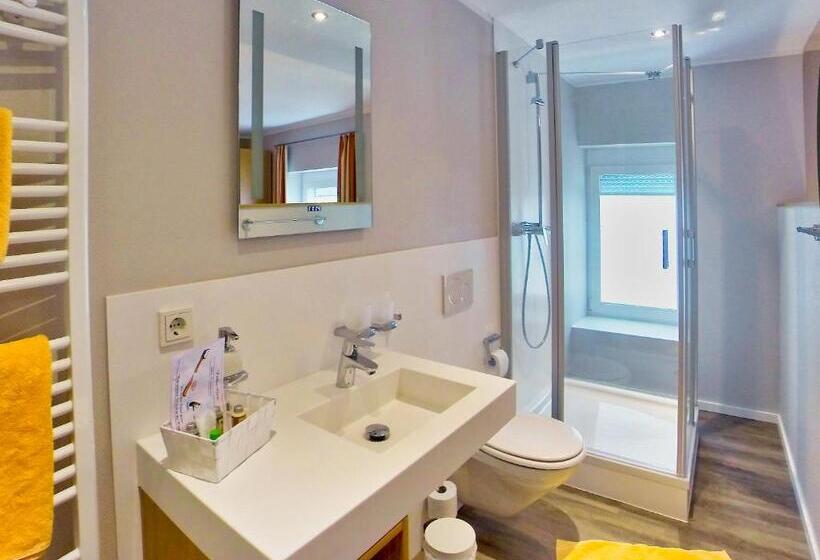 싱글 디럭스 룸, Maurer