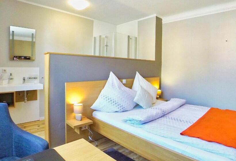 싱글 디럭스 룸, Maurer