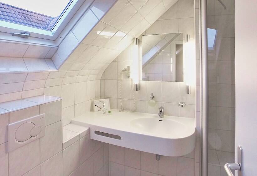 스탠다드 싱글 룸, Maurer